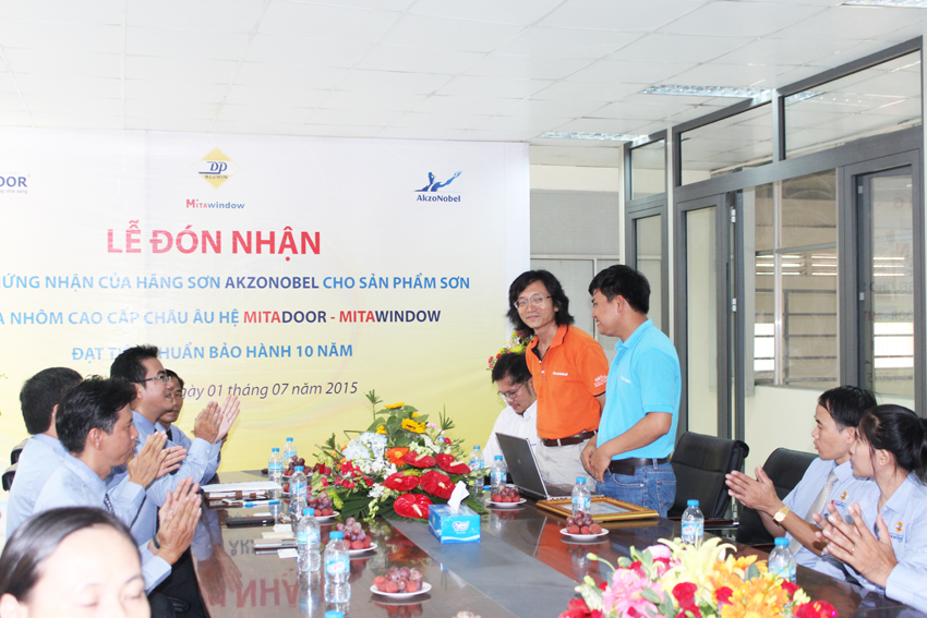 Akzonobel chung nhan mitadoor